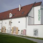 Wellness & Minipivovar Knezinek Feriested Ceske Budejovice
