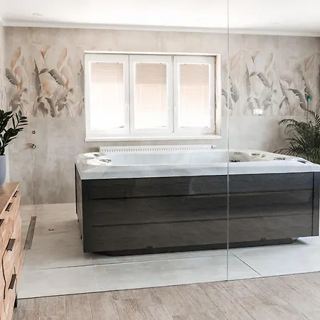 Wellness & Minipivovar Knezinek 3*